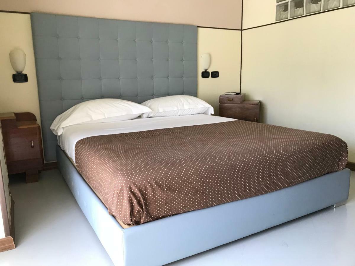 Svevaus Bed & Breakfast Bari Bagian luar foto